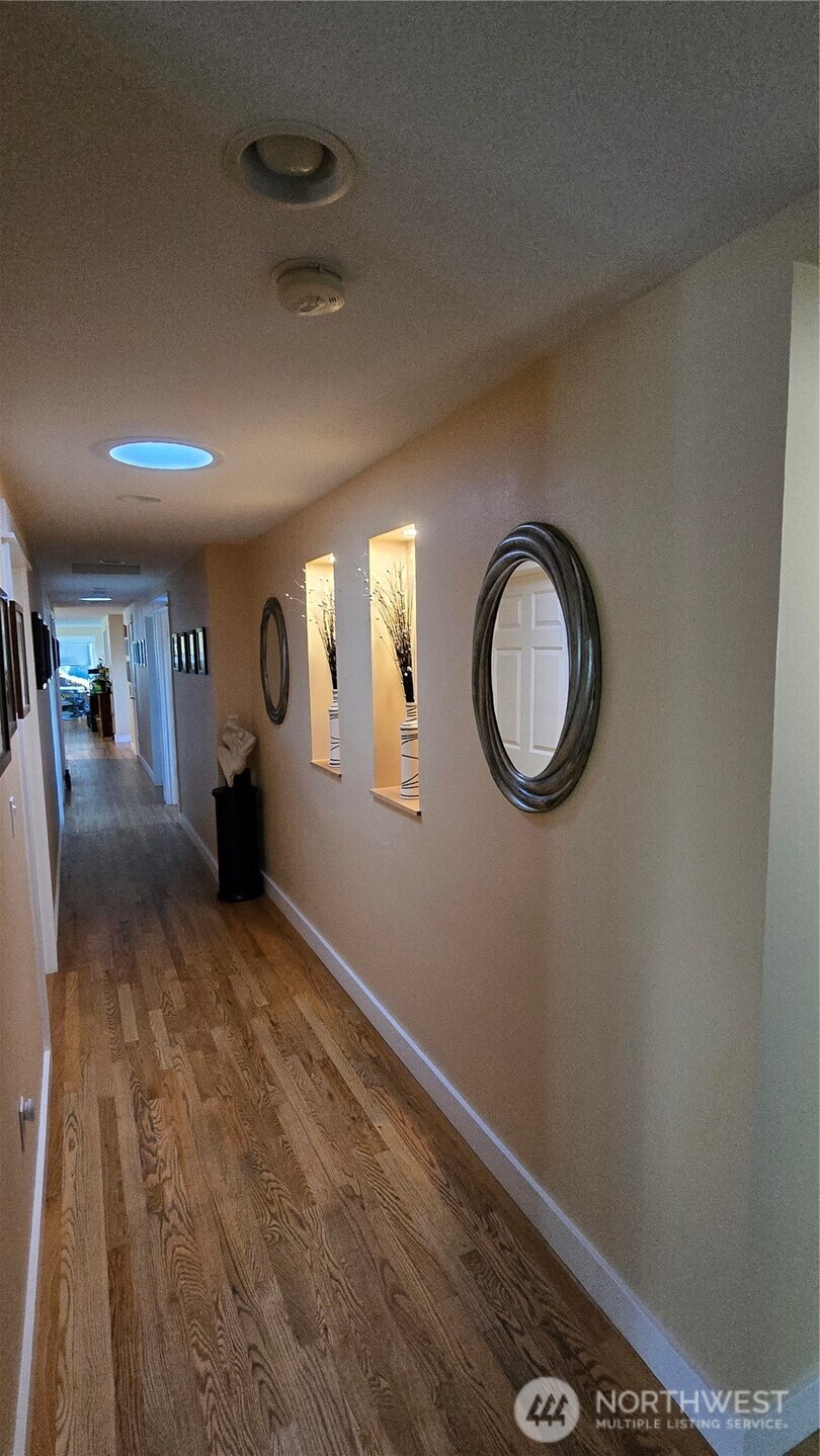 16342 72nd Avenue West Edmonds, WA 98026 - Photo 16 of 40