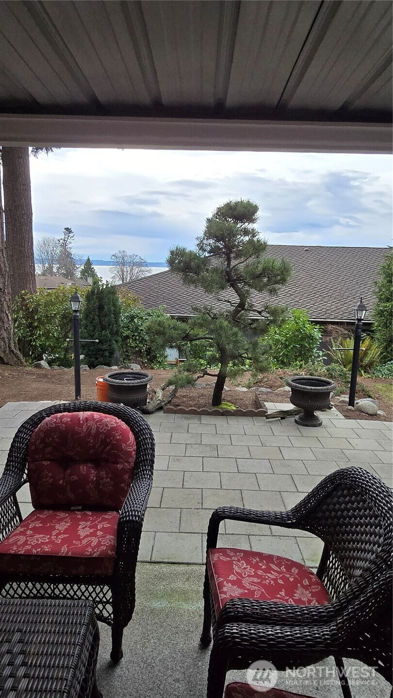 16342 72nd Avenue West Edmonds, WA 98026 - Photo 31 of 40 a view of a chairs and table in the patio