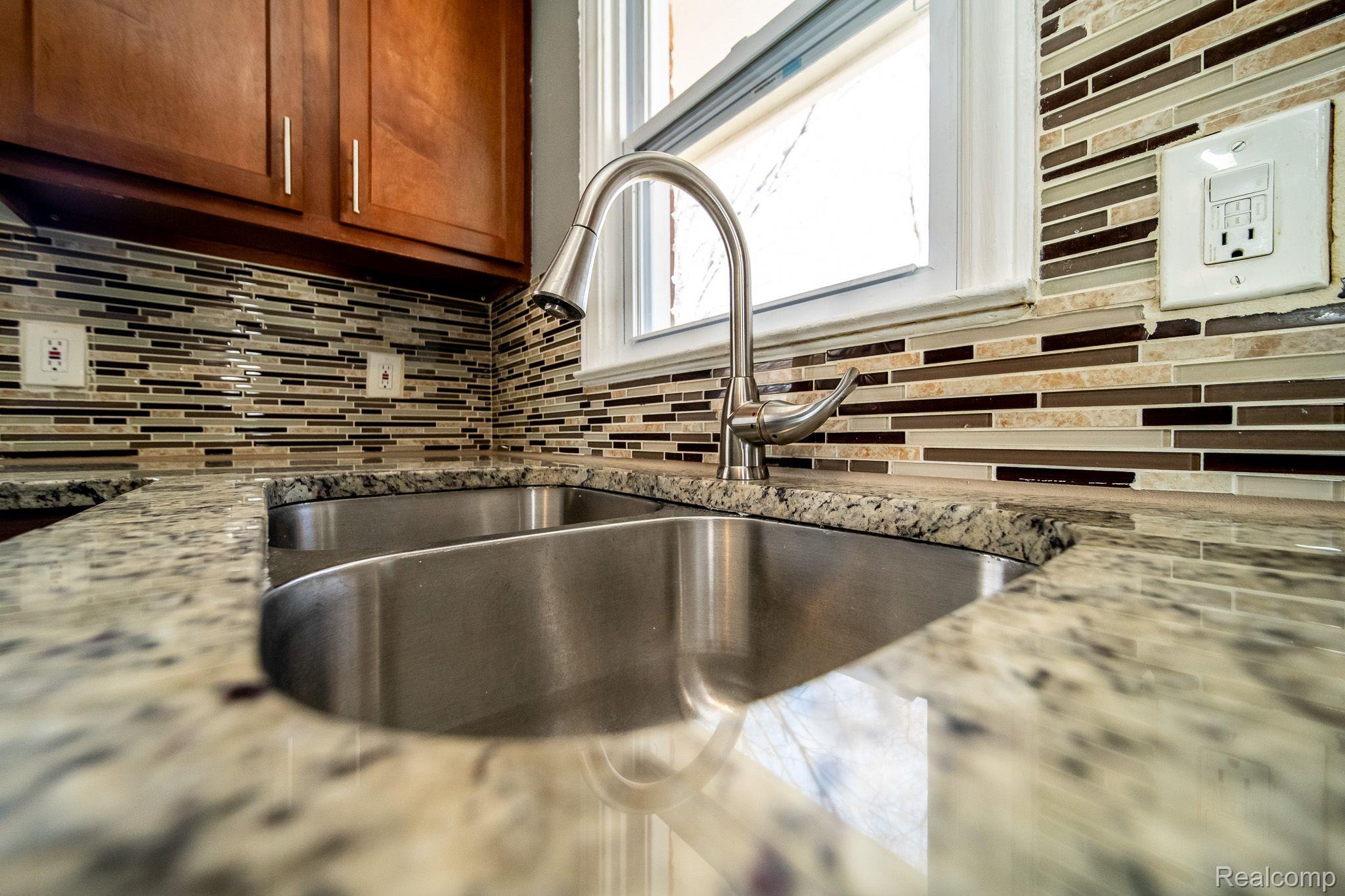 23781 Roxana Avenue Eastpointe, MI 48021 - Photo 14 of 61 Gallery Image 14