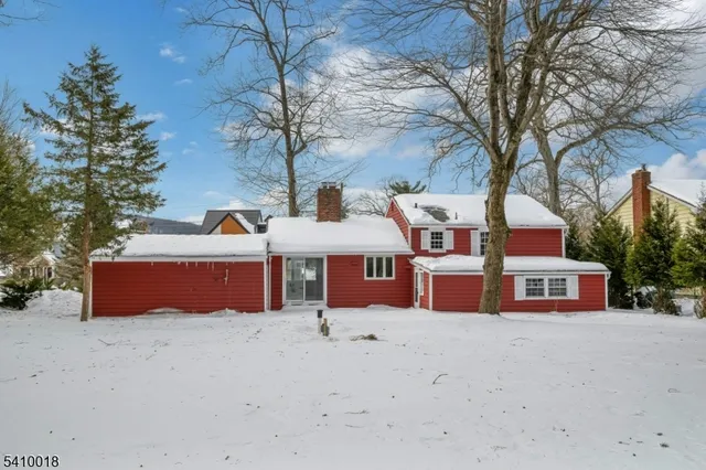 $749,000 | 583 West Shore Trail, Sparta, NJ 07871