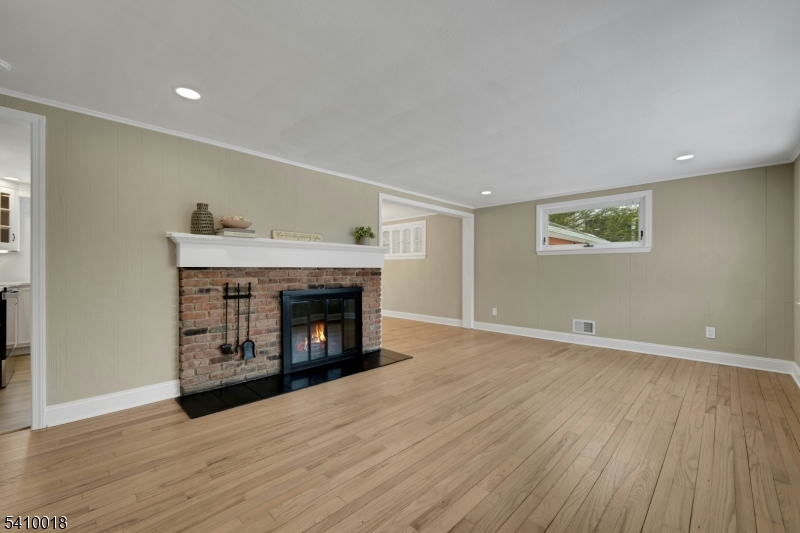 583 West Shore Trail Sparta, NJ 07871 - Photo 10 of 42