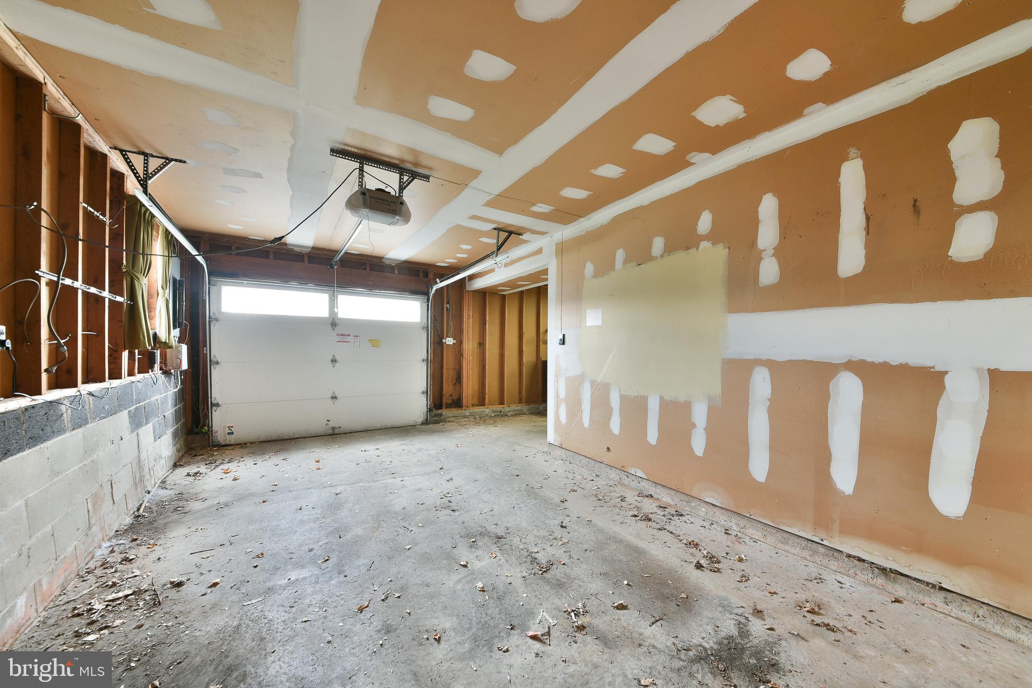 13 Glen Road Lansdale, PA 19446 - Photo 29 of 33 a view of a hallway with stairs