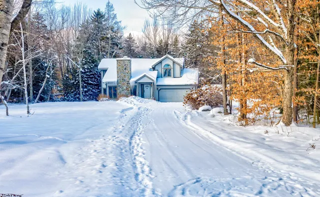 $815,000 | 595 Worcester Loop, Stowe, VT 05672