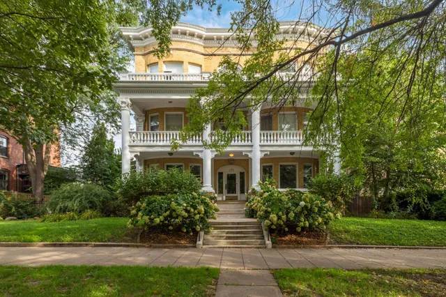 $255,000 | 579 Summit Avenue, Unit 105, St. Paul, MN 55102