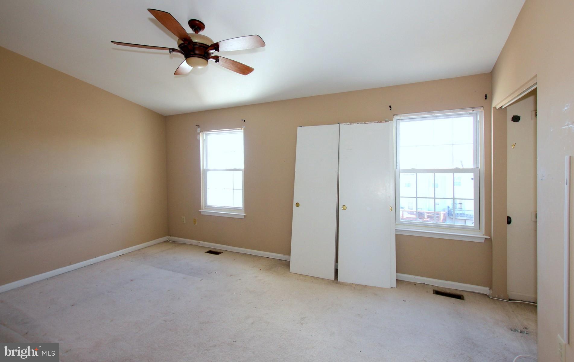 30 Hunters Gate Court Silver Spring, MD 20904 - Photo 17 of 23 Master bedroom