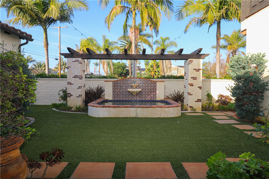 1119 Pine Street Huntington Beach, CA 92648 - Photo 17 of 33 Jacuzzi