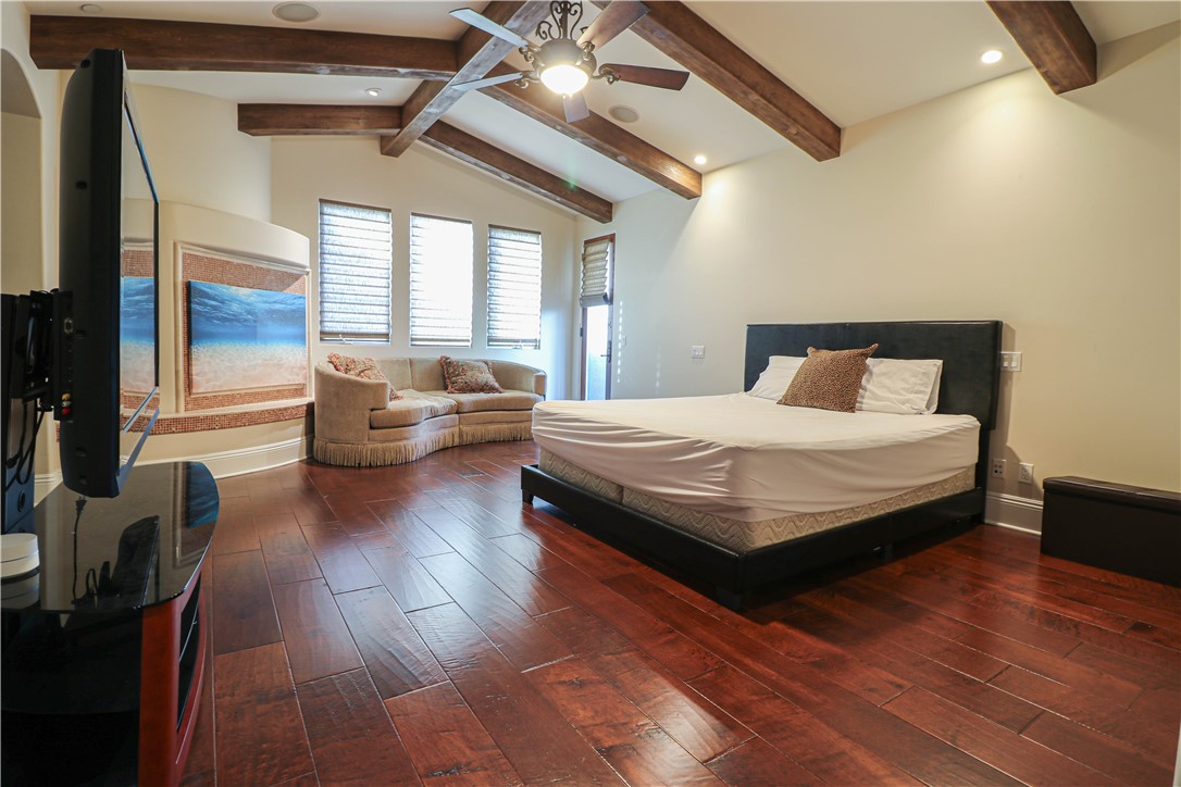 1119 Pine Street Huntington Beach, CA 92648 - Photo 21 of 33 Primary Suite