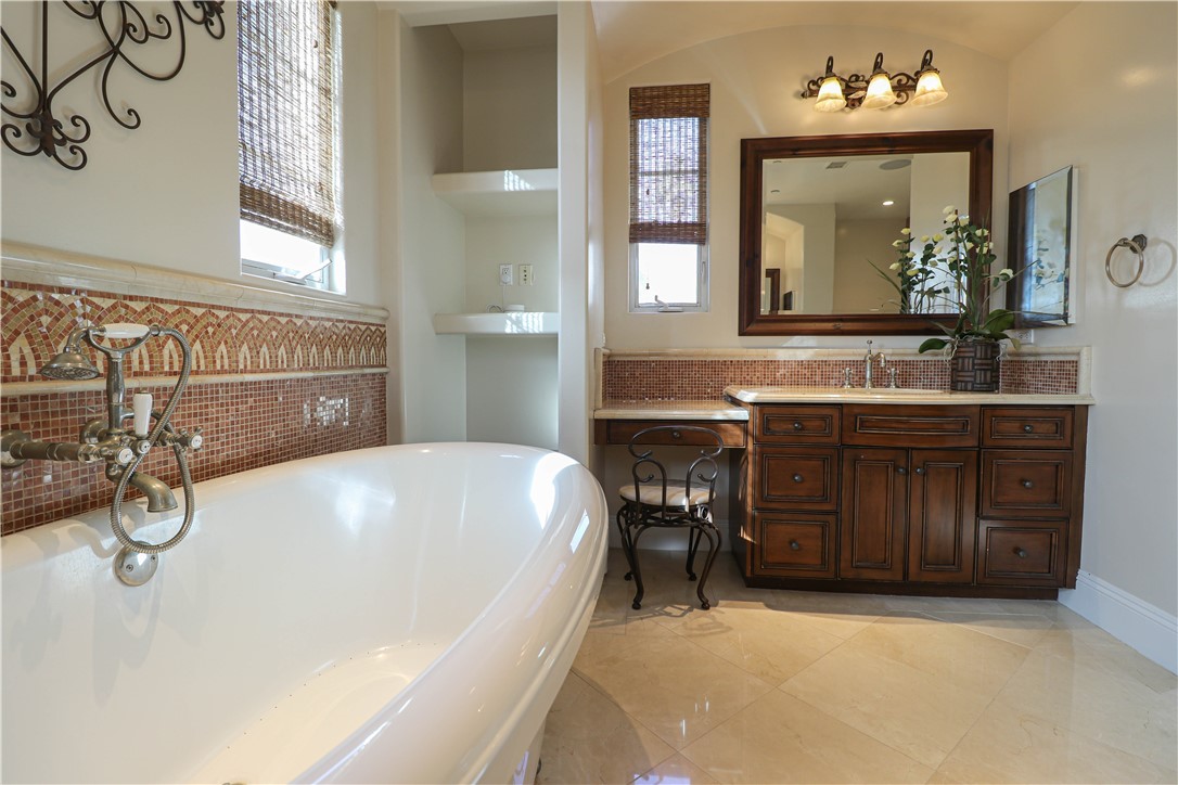 1119 Pine Street Huntington Beach, CA 92648 - Photo 27 of 33