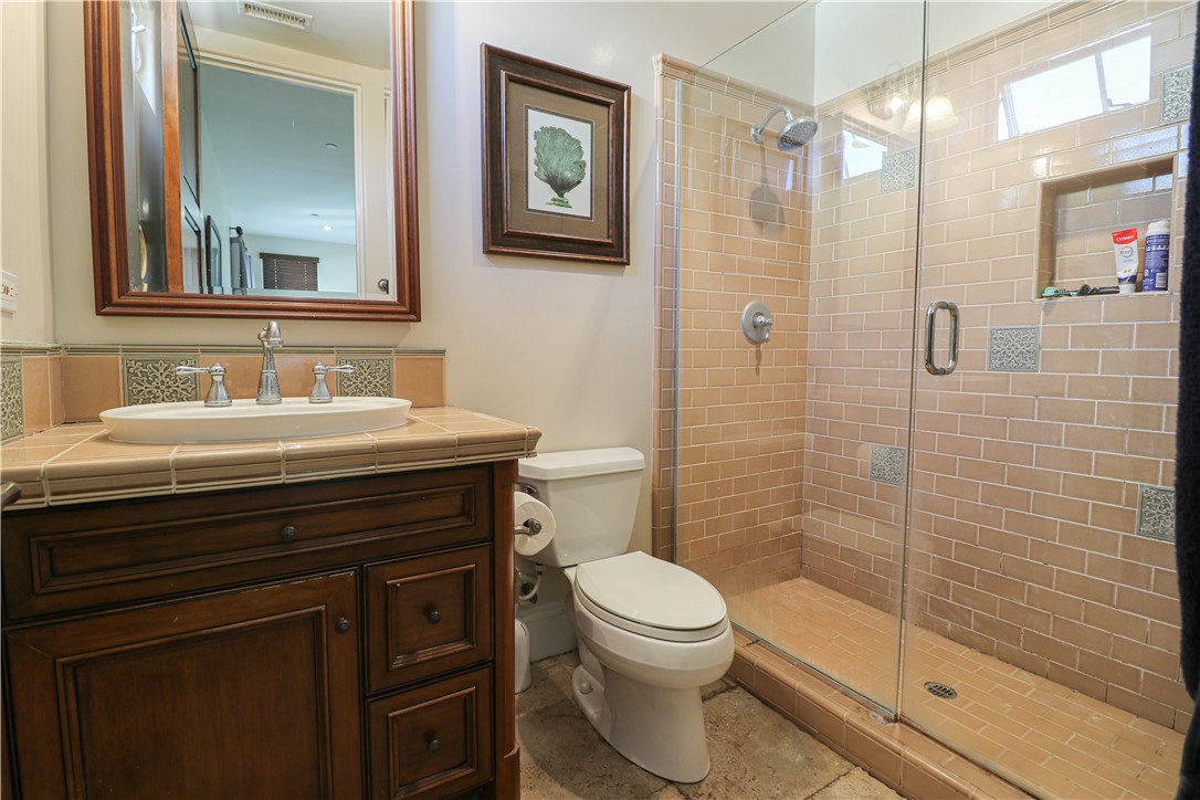 1119 Pine Street Huntington Beach, CA 92648 - Photo 33 of 33 Guest Suite Bathroom