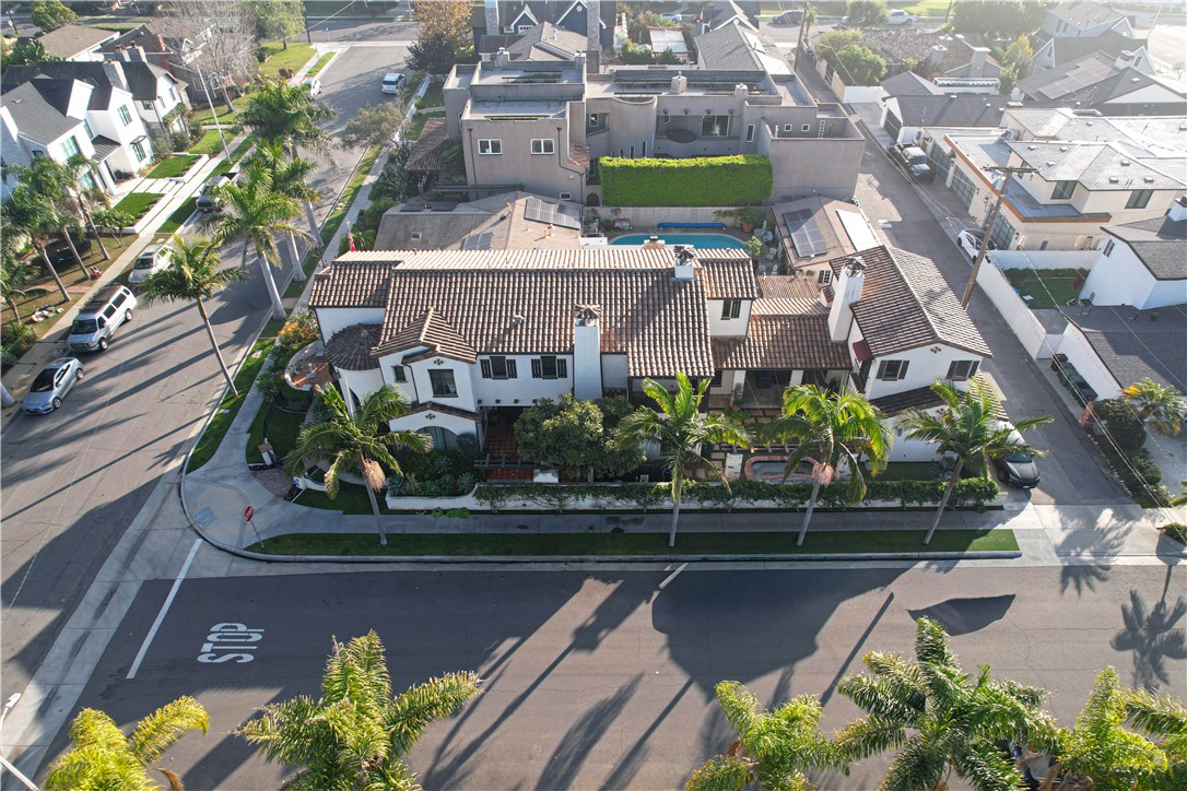 1119 Pine Street Huntington Beach, CA 92648 - Photo 5 of 33