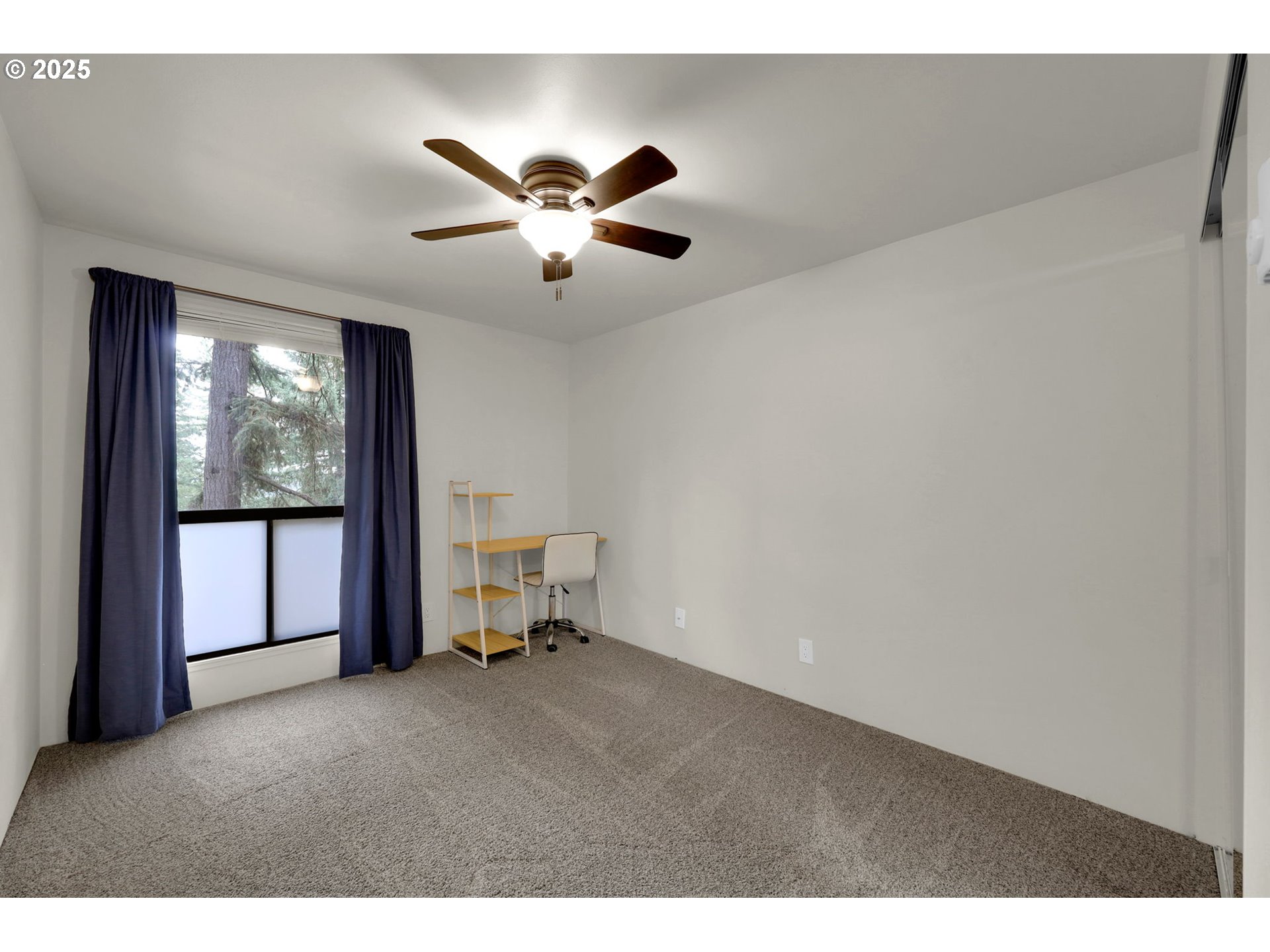 143 Treehill Loop Eugene, OR 97405 - Photo 23 of 48