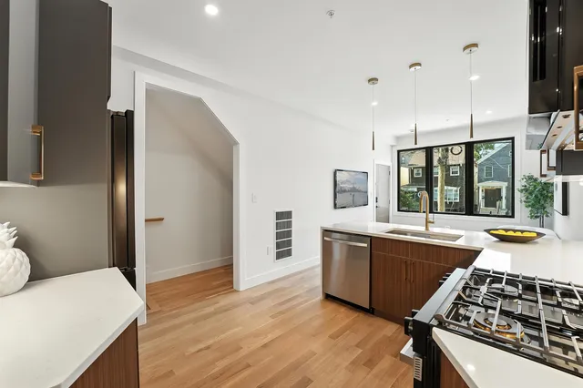 $799,000 | 28 Beacon Avenue, Unit 1A, Jersey City, NJ 07306