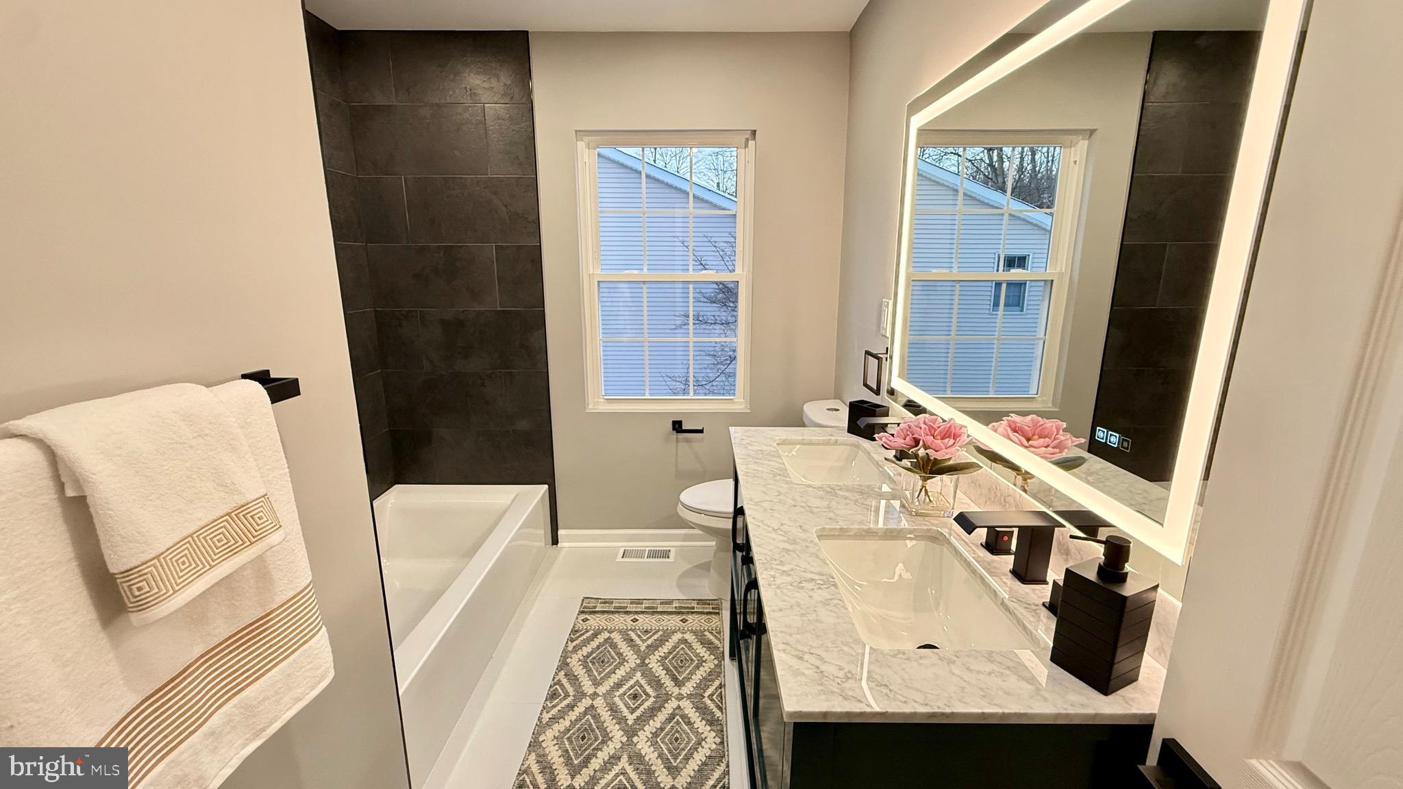 7 Ridge Road Malvern, PA 19355 - Photo 45 of 58 2nd Floor Hall Full Bathroom