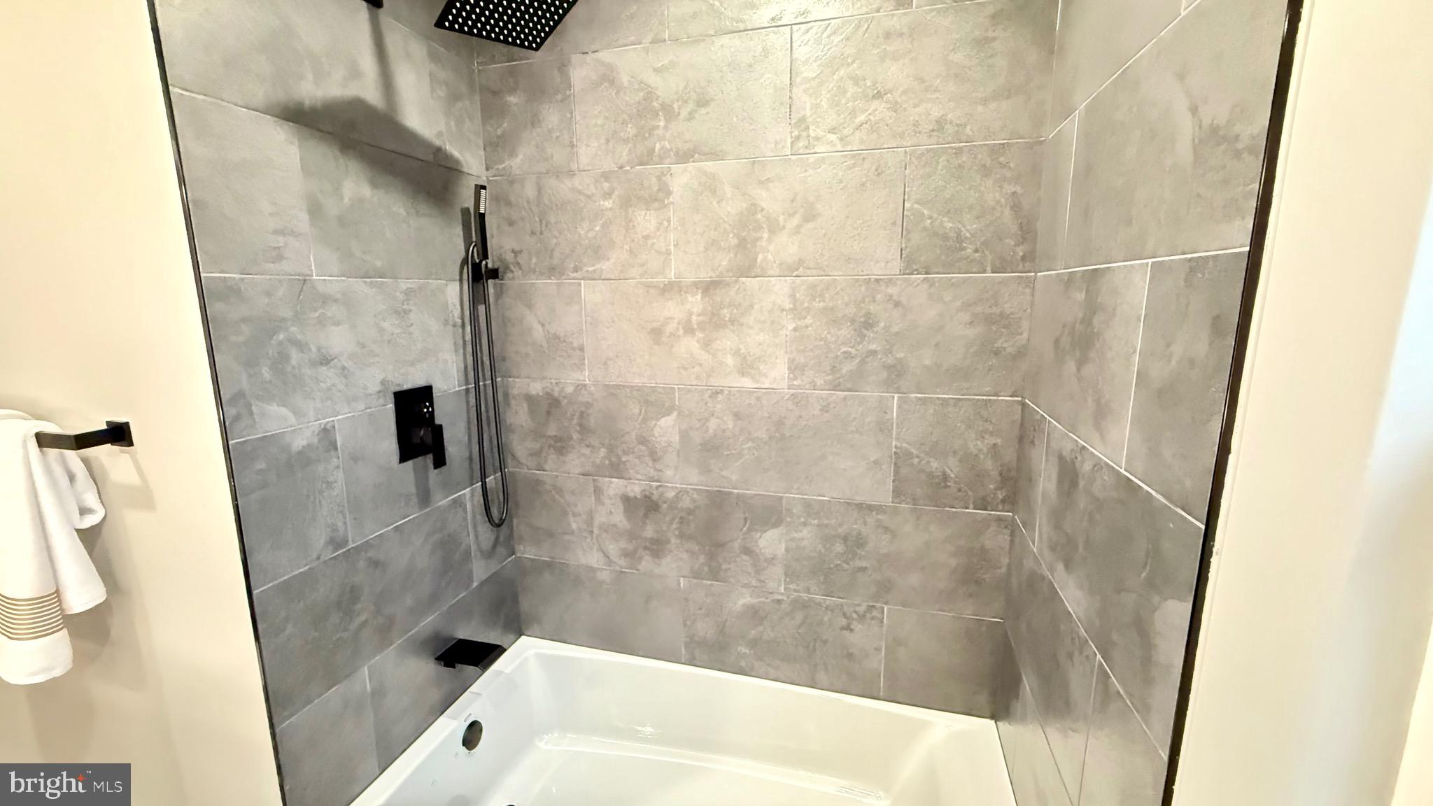 7 Ridge Road Malvern, PA 19355 - Photo 48 of 58 2nd Floor Hall Full Bath Tub Shower