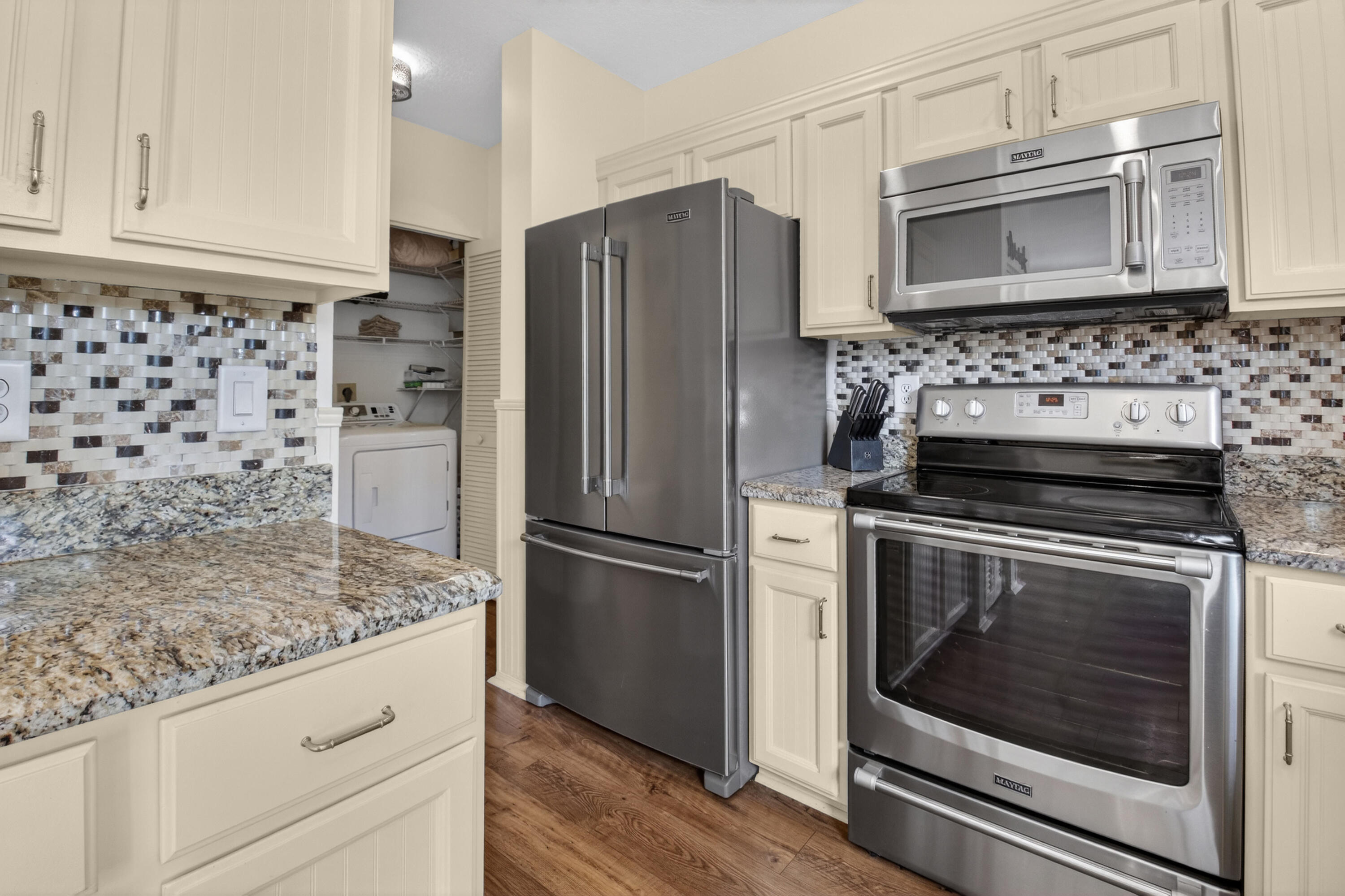 9712 Vía Emilie Boca Raton, FL 33428 - Photo 12 of 49 The Kitchen