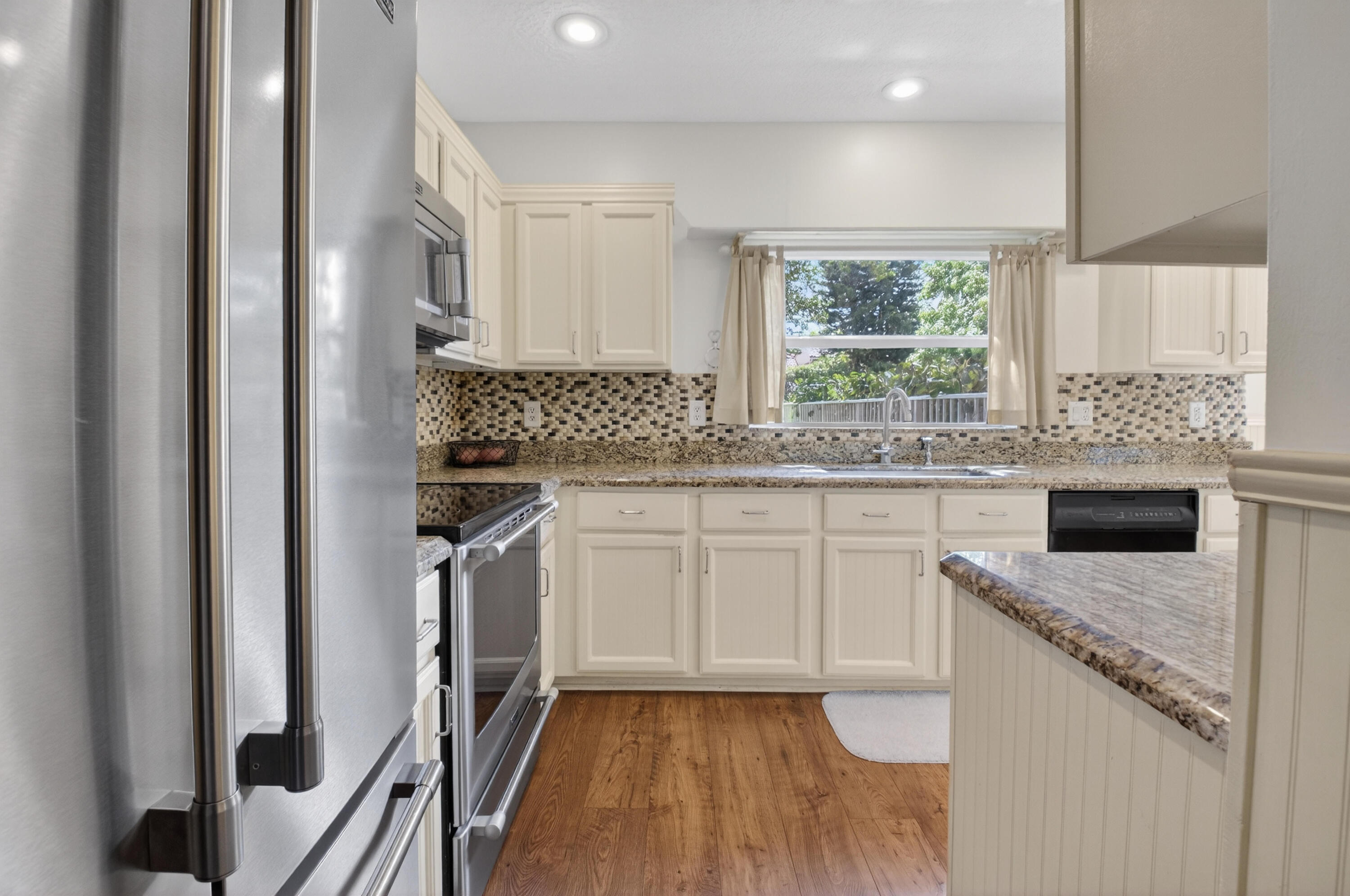 9712 Vía Emilie Boca Raton, FL 33428 - Photo 13 of 49 The Kitchen