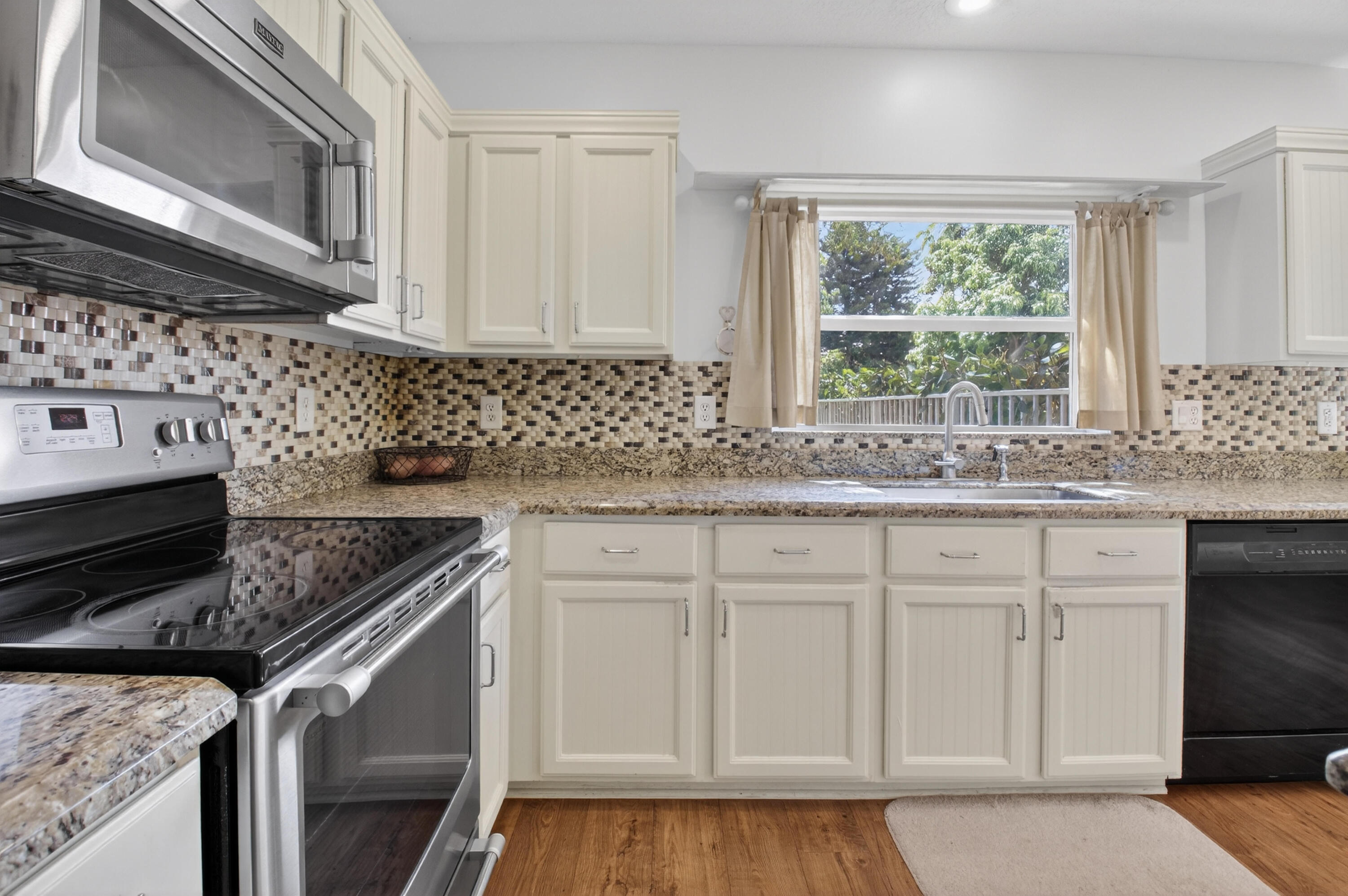 9712 Vía Emilie Boca Raton, FL 33428 - Photo 14 of 49 The Kitchen