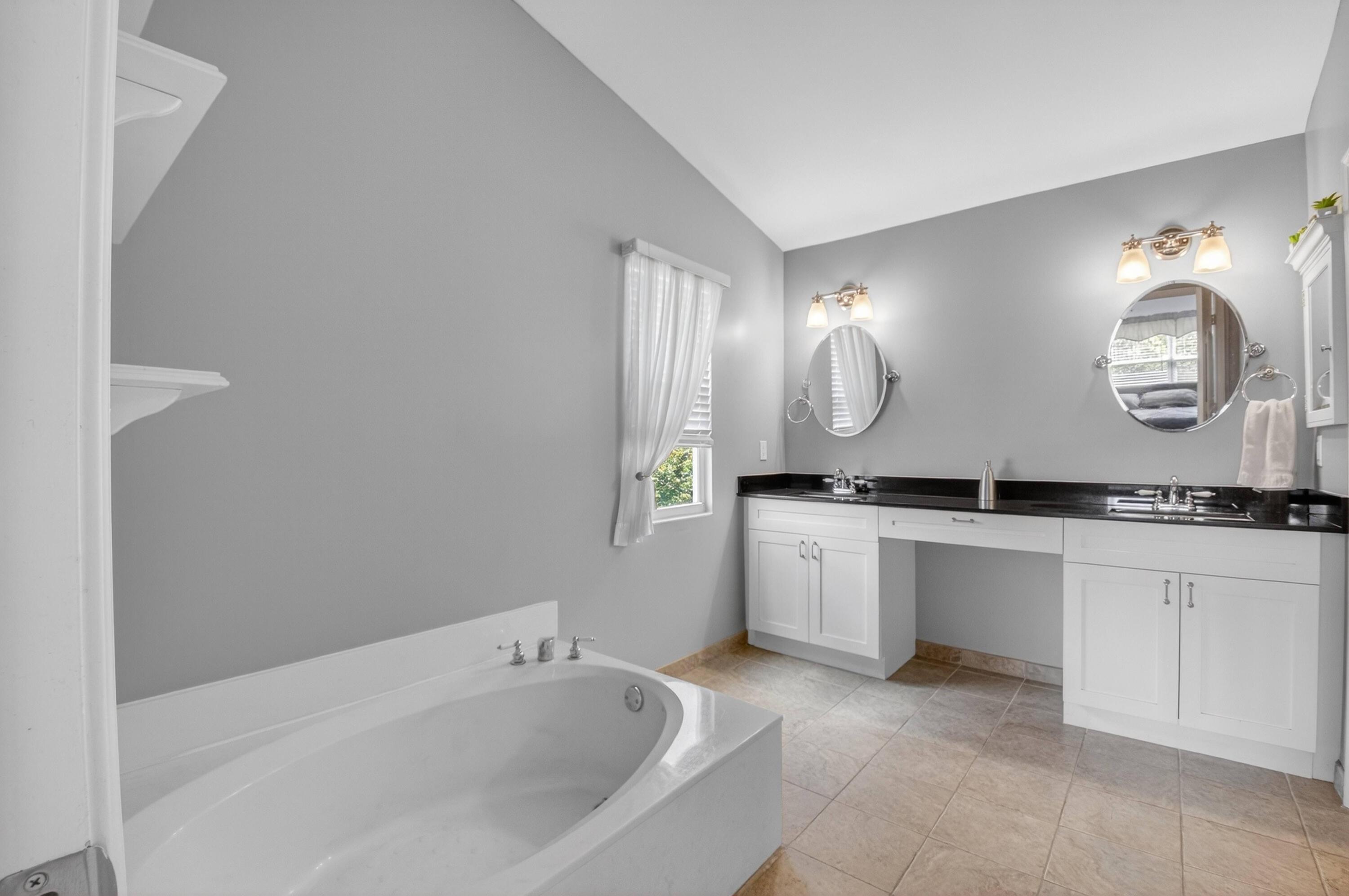 9712 Vía Emilie Boca Raton, FL 33428 - Photo 20 of 49 Primary Bathroom