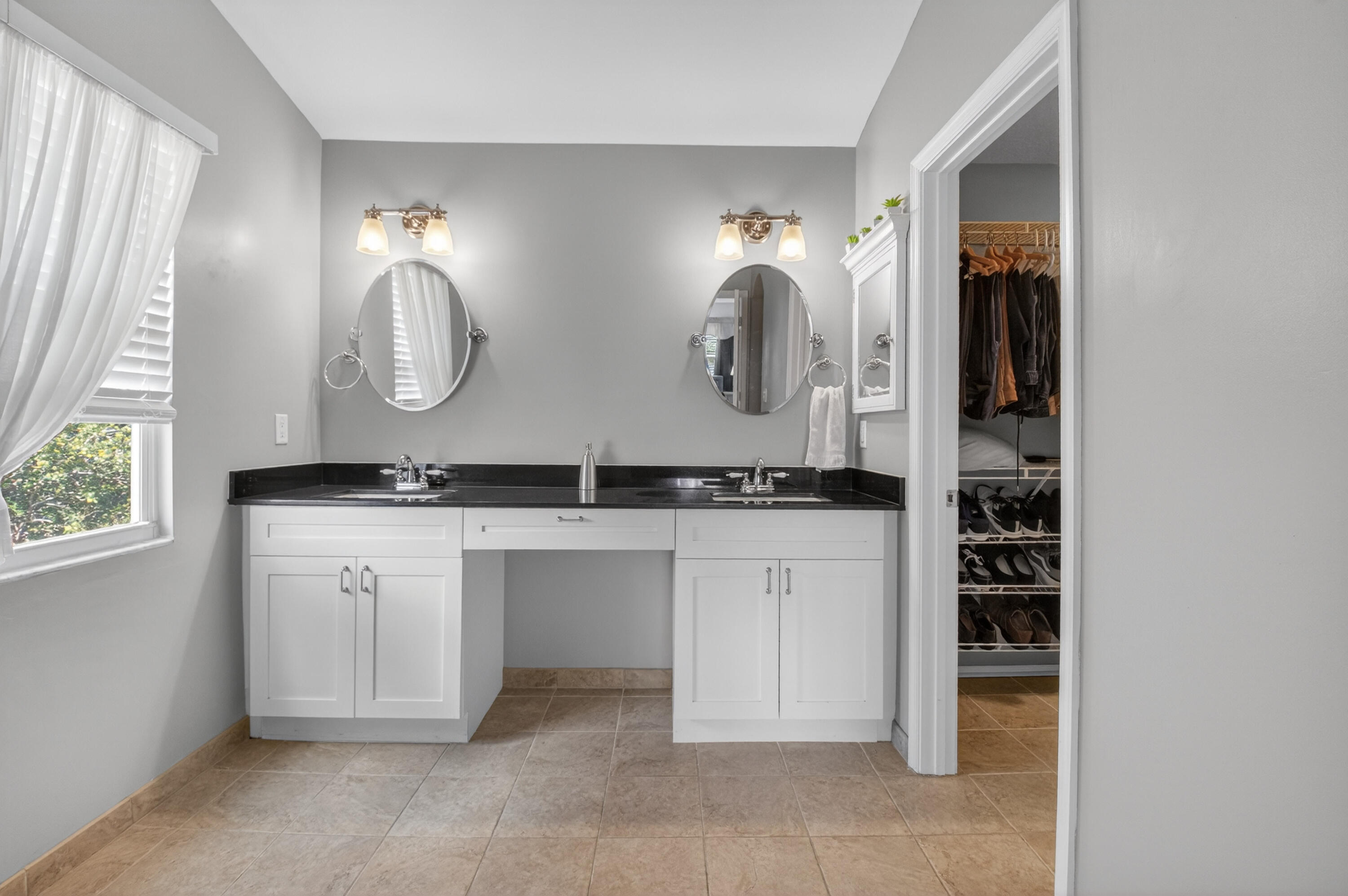 9712 Vía Emilie Boca Raton, FL 33428 - Photo 21 of 49 Primary Bathroom