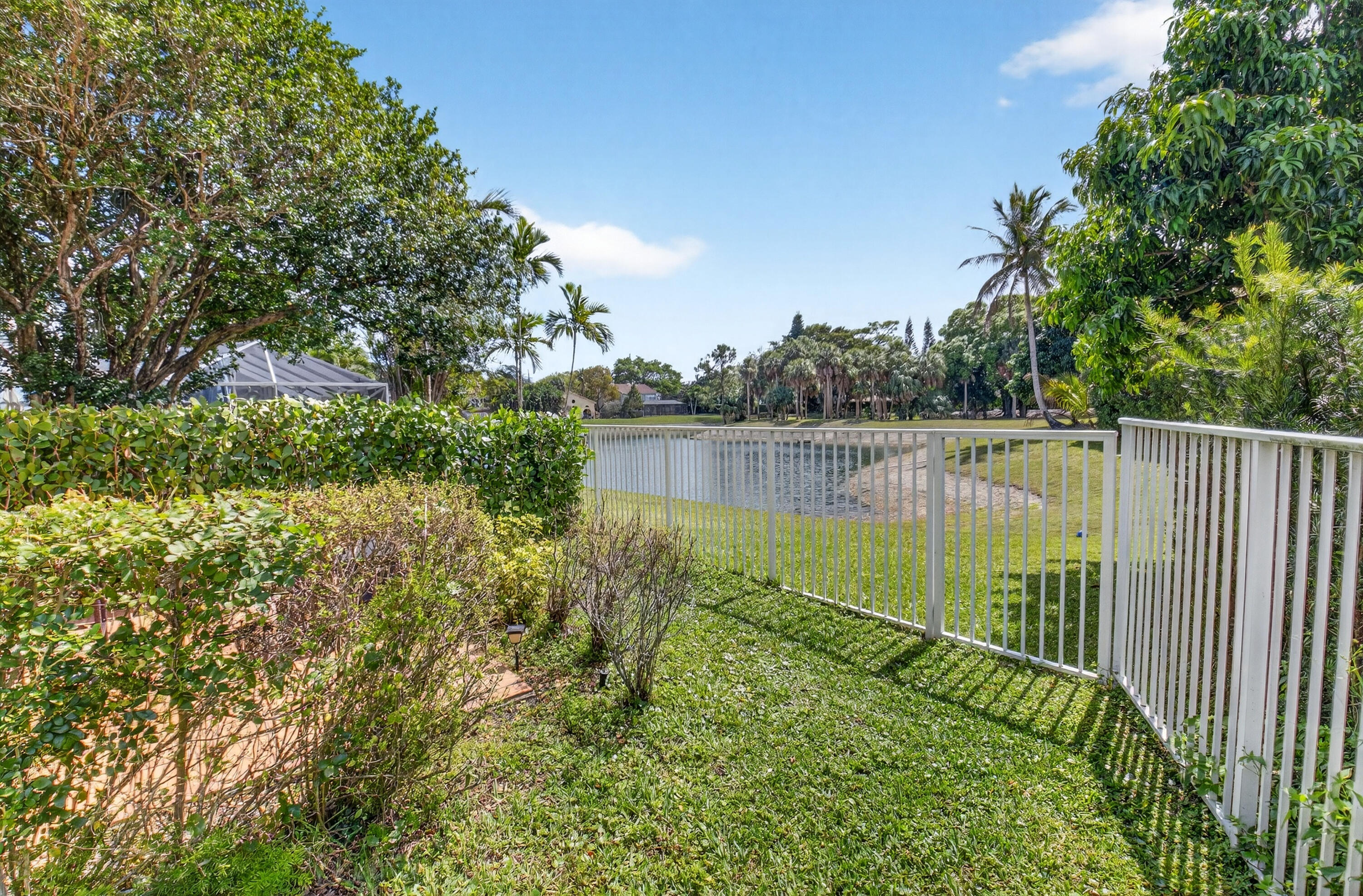 9712 Vía Emilie Boca Raton, FL 33428 - Photo 36 of 49 Large Fenced Yard