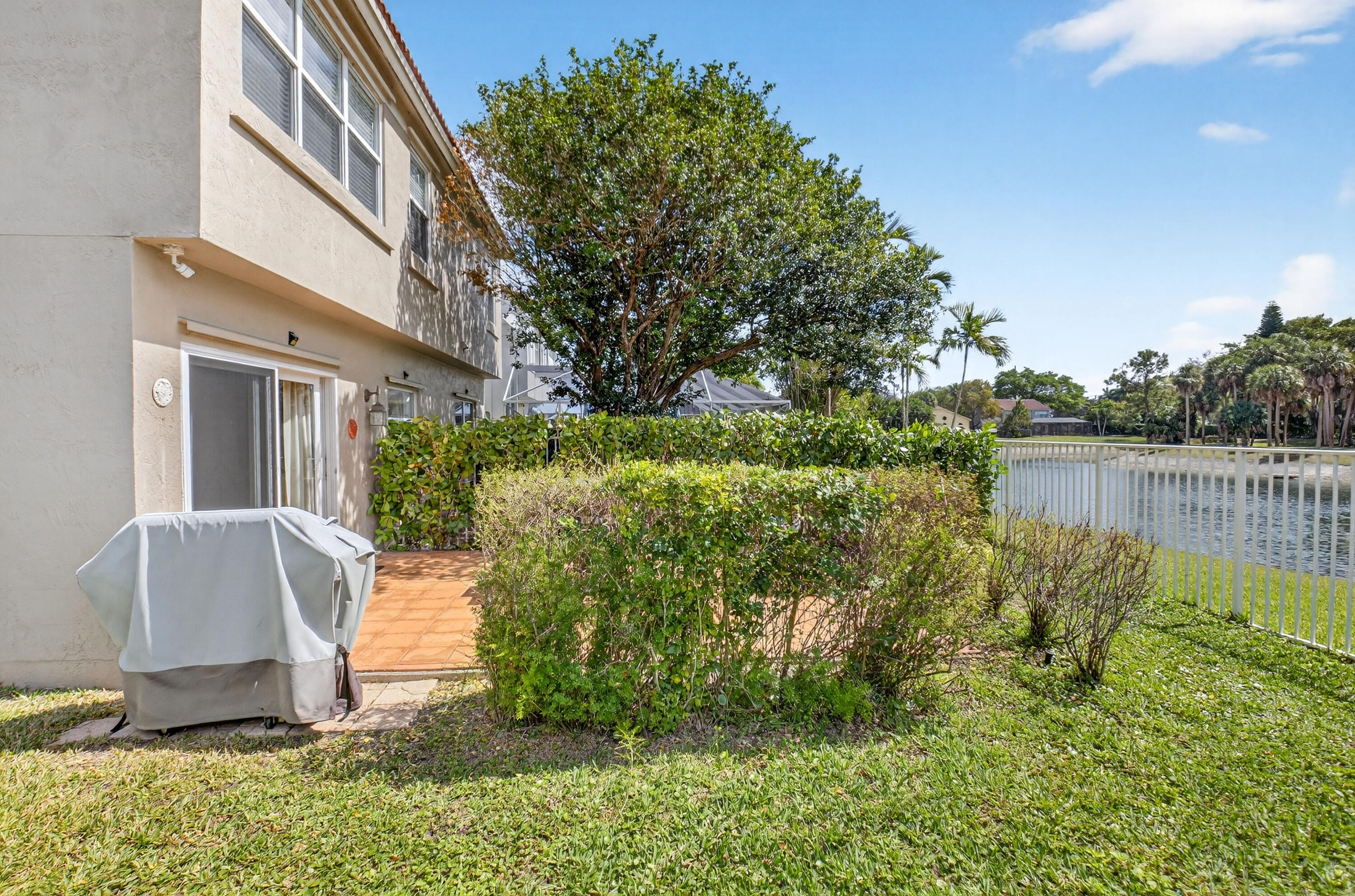 9712 Vía Emilie Boca Raton, FL 33428 - Photo 38 of 49 Large Fenced Yard