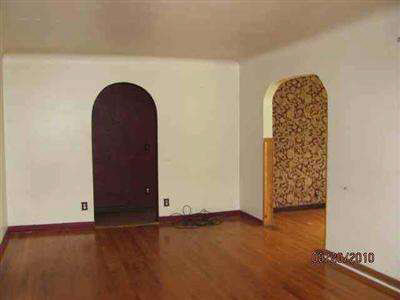 2412 Covert Road Burton, MI 48509 - Photo 4 of 11 20138135-3.JPG