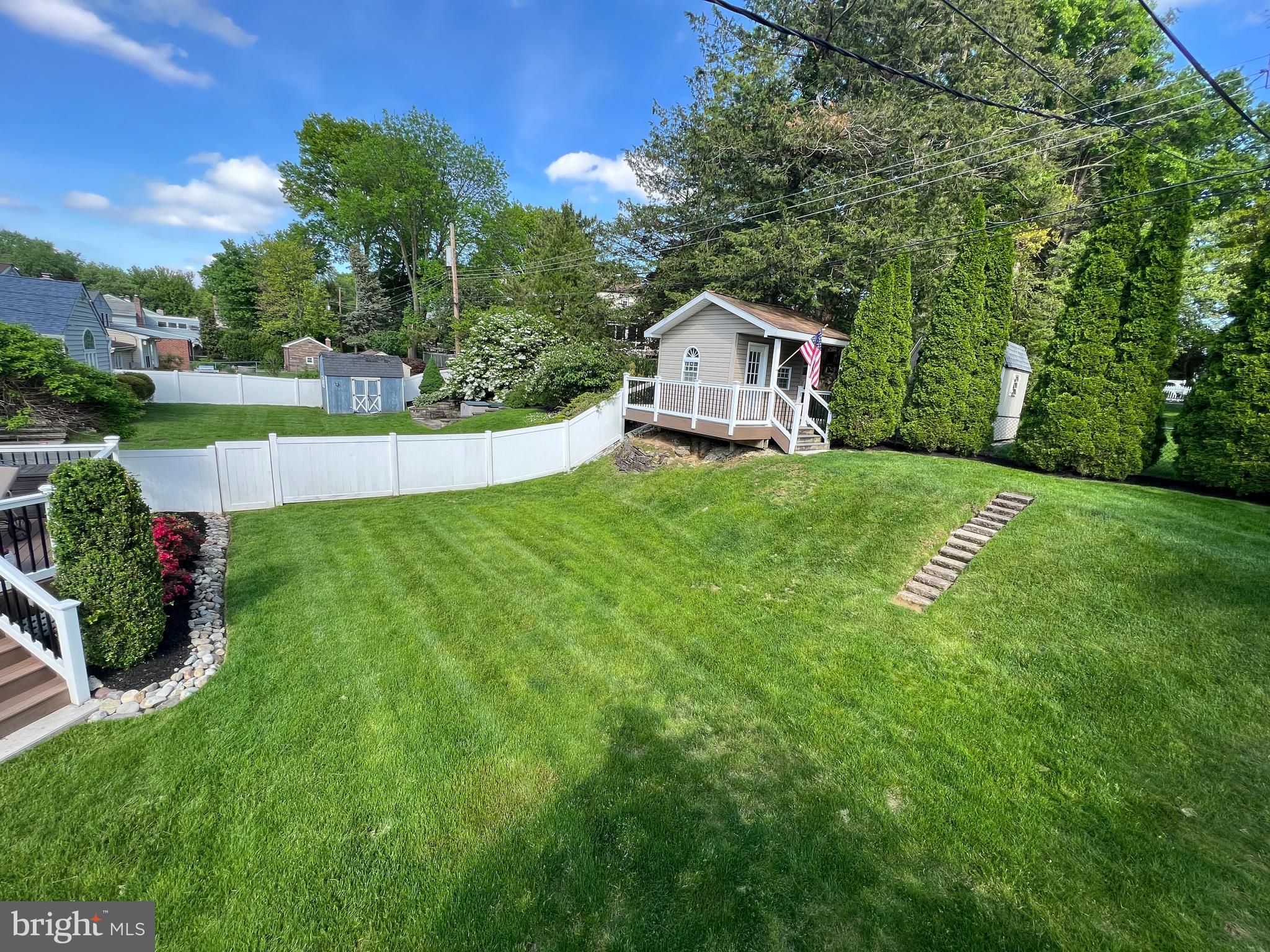 725 Evans Road Springfield, PA 19064 - Photo 7 of 49 Well groomed back yard