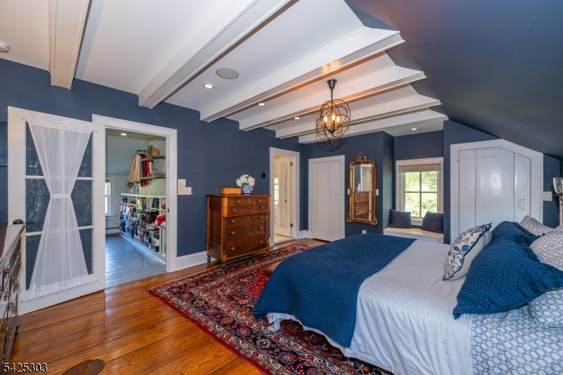 27 Village Road New Vernon, NJ 07976 - Photo 12 of 29