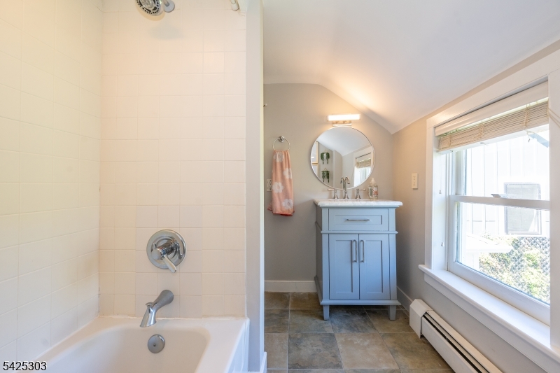 27 Village Road New Vernon, NJ 07976 - Photo 17 of 29