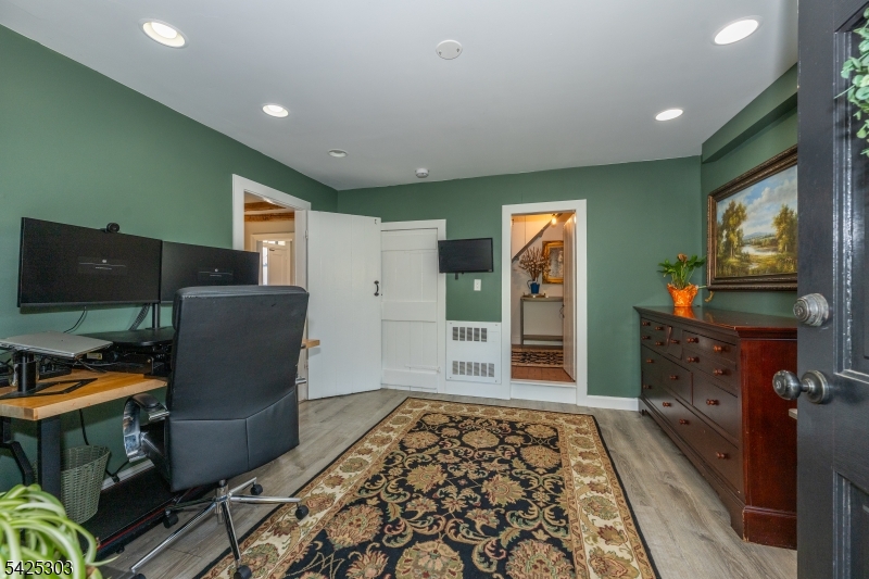 27 Village Road New Vernon, NJ 07976 - Photo 21 of 29