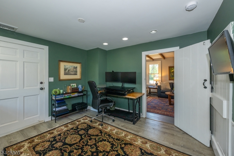 27 Village Road New Vernon, NJ 07976 - Photo 22 of 29