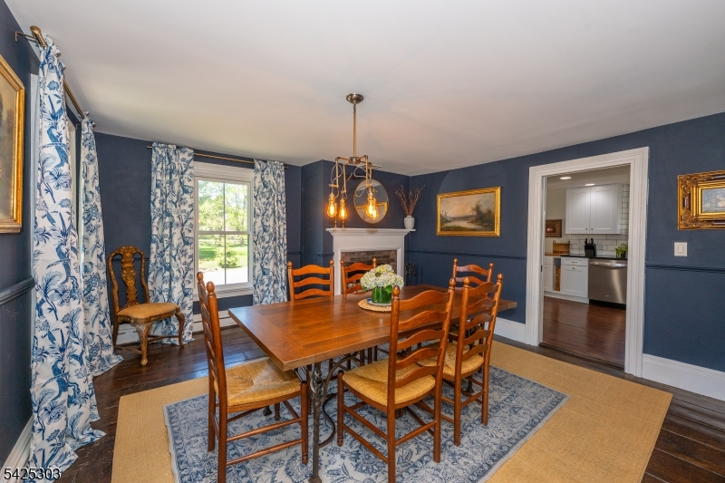 27 Village Road New Vernon, NJ 07976 - Photo 3 of 29