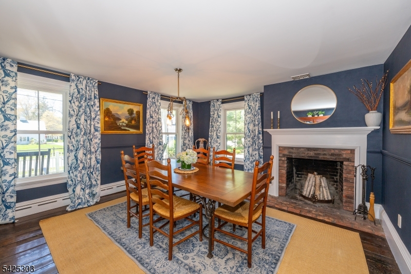 27 Village Road New Vernon, NJ 07976 - Photo 4 of 29