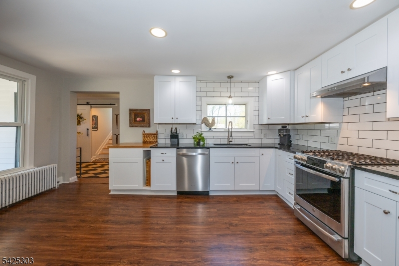 27 Village Road New Vernon, NJ 07976 - Photo 6 of 29