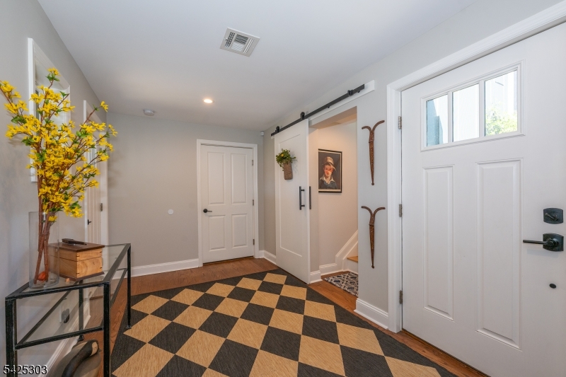 27 Village Road New Vernon, NJ 07976 - Photo 7 of 29