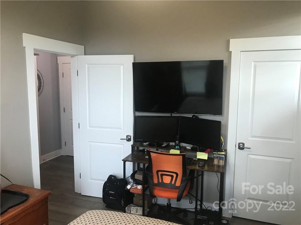 935 McAlway Road, Unit 306 Charlotte, NC 28211 - Photo 32 of 35 a living room with furniture