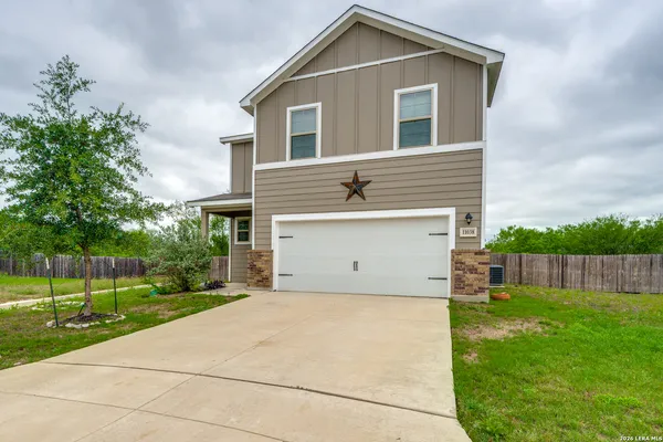 $2,500 | 11038 Airmen Drive, Converse, TX 78109