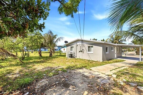 2302 Avenue M Riviera Beach, FL 33404 - Photo 17 of 20 2302 back yard