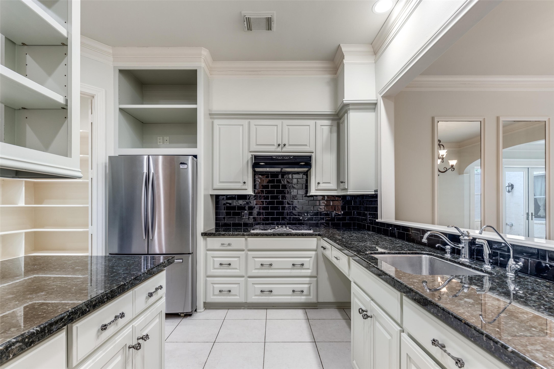 927 Nicholson Street Houston, TX 77008 - Photo 11 of 32