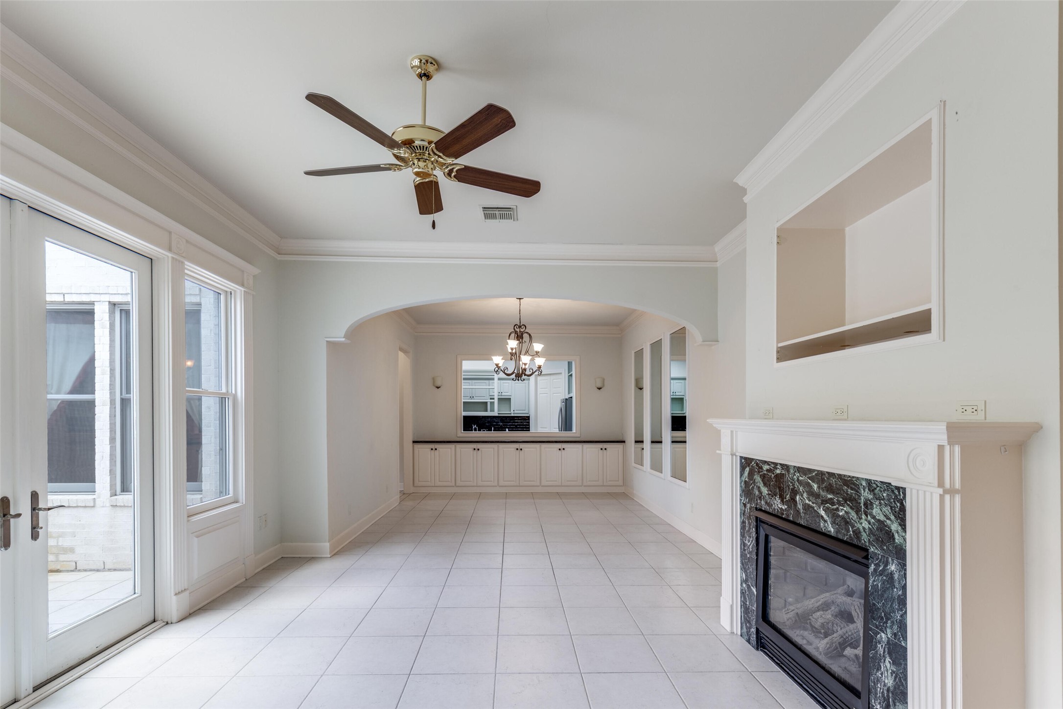 927 Nicholson Street Houston, TX 77008 - Photo 6 of 32