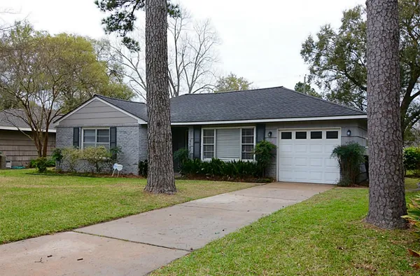 $2,000 | 9629 Panola Way, Houston, TX 77055