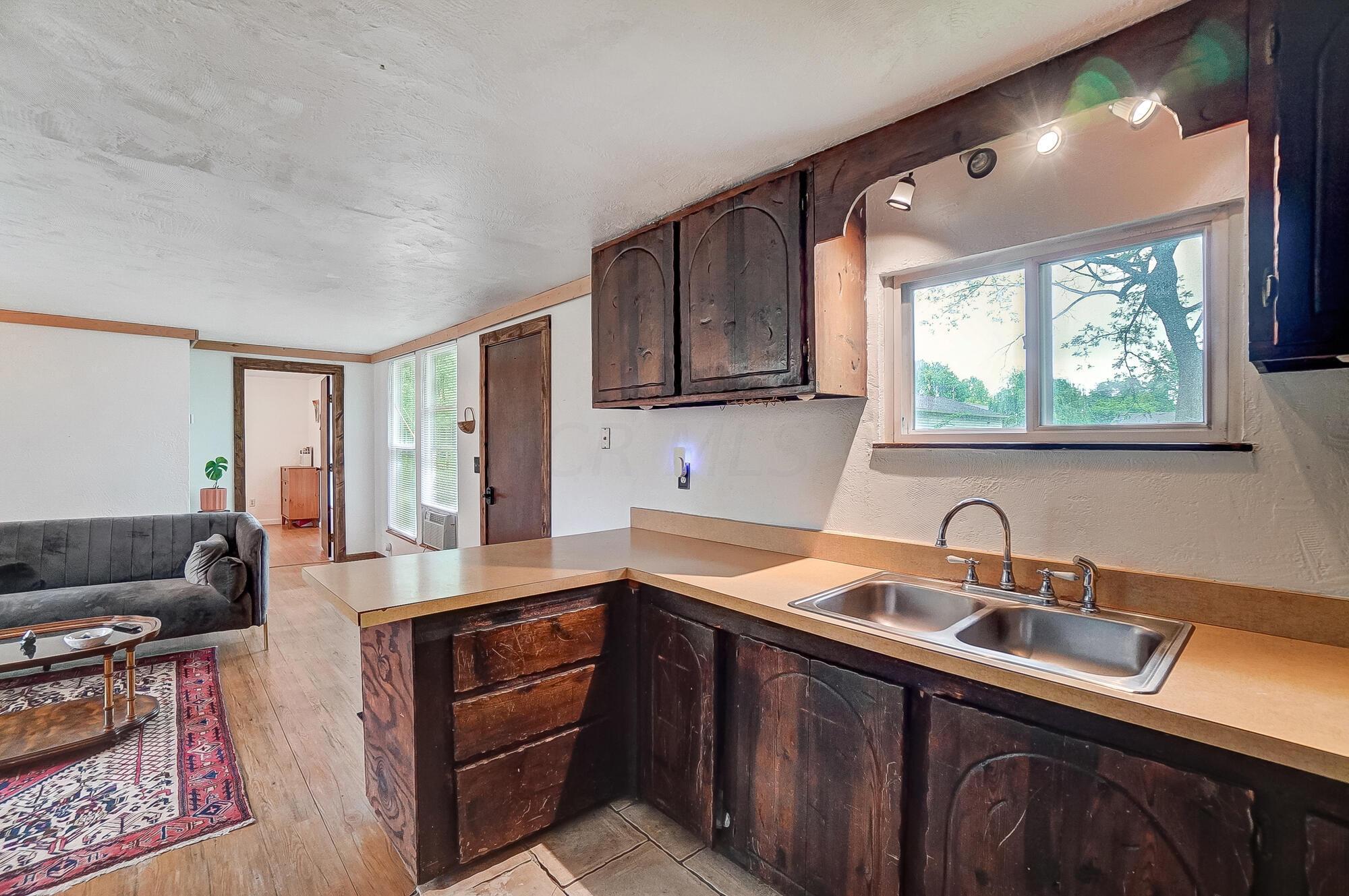 999 Hart Road Columbus, OH 43223 - Photo 61 of 69 MIL Kitchen