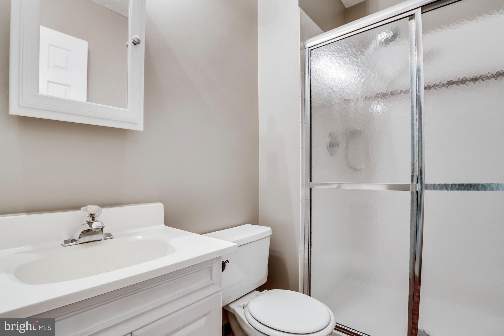 7361 Stream Way Springfield, VA 22152 - Photo 8 of 16 Bath (Master)