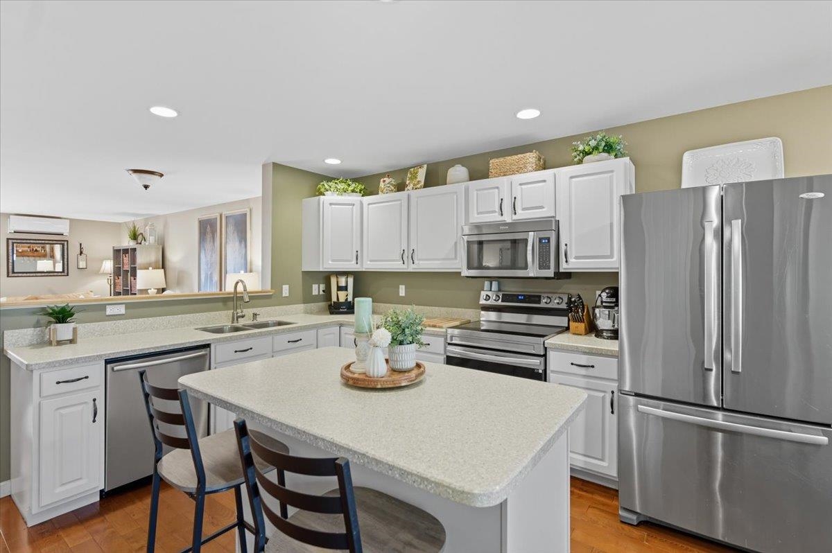 56 Chelsea Place Williston, VT 05495 - Photo 2 of 46