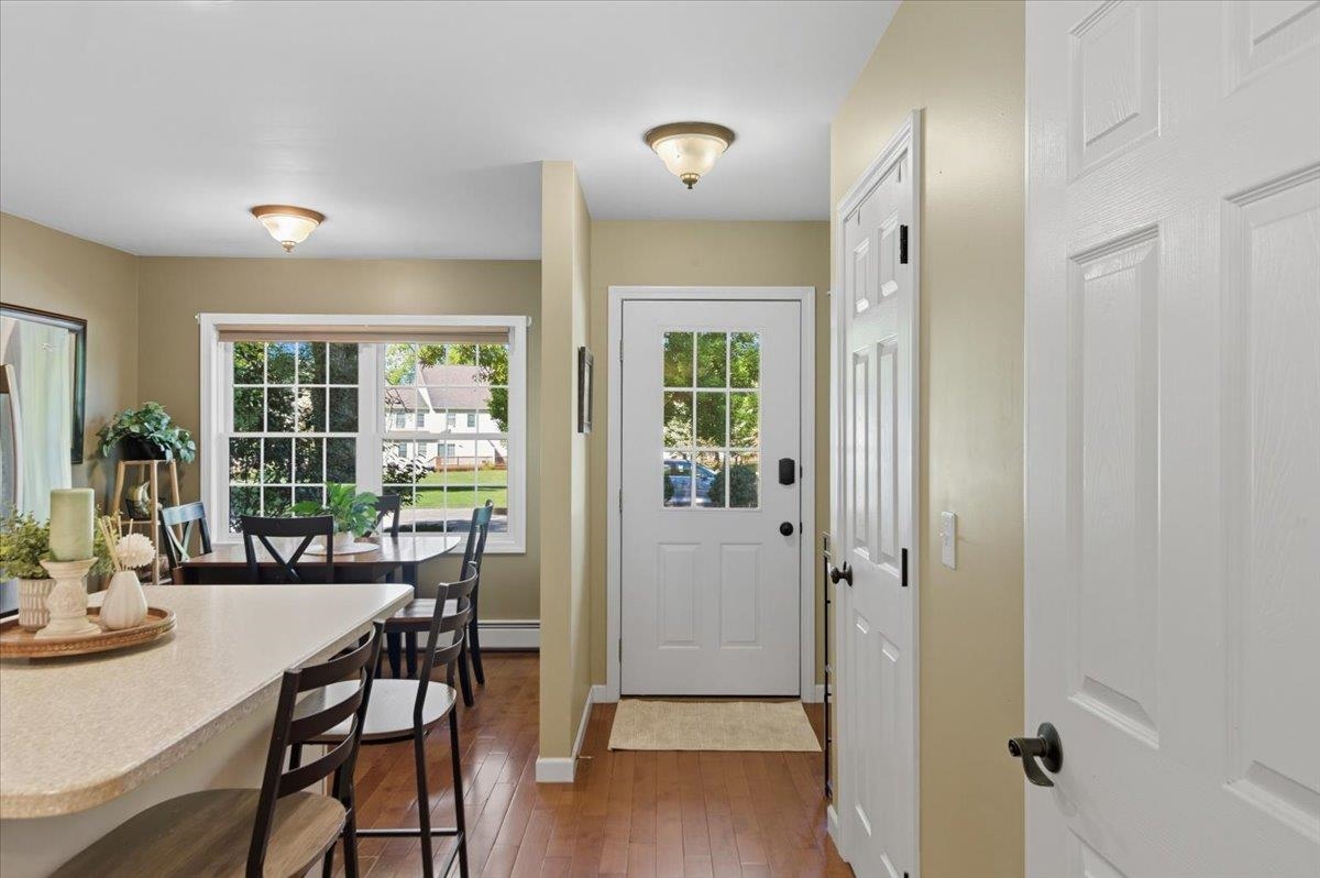 56 Chelsea Place Williston, VT 05495 - Photo 4 of 46