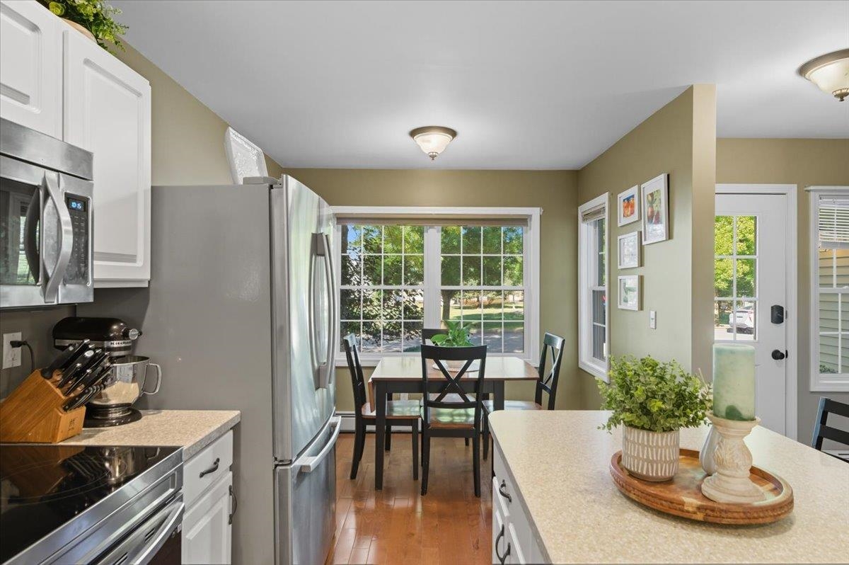 56 Chelsea Place Williston, VT 05495 - Photo 7 of 46