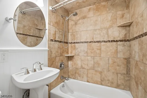 $2,100 | 2350 State Route 10, Unit 8, Morris Plains, NJ 07950