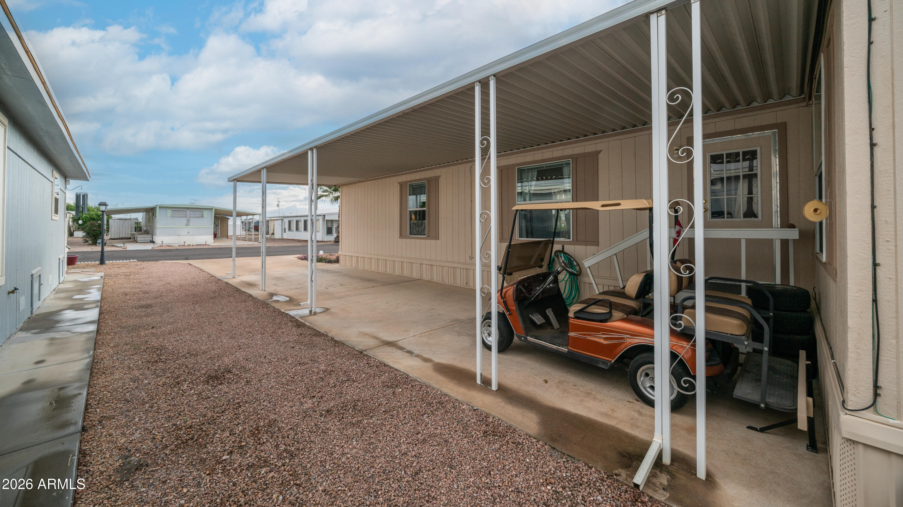 747 East Germann Road, Unit 92 San Tan Valley, AZ 85140 - Photo 24 of 39 a backyard of a house with basket ball court