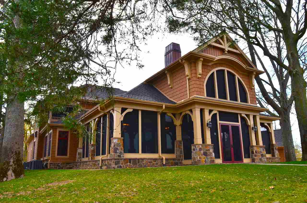 11751 East Black Point Road Syracuse, IN 46567 - Photo 1 of 31 Gallery Image 1