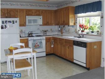 25 Stratford Road Southampton, NJ 08088 - Photo 4 of 12 Kitchen
